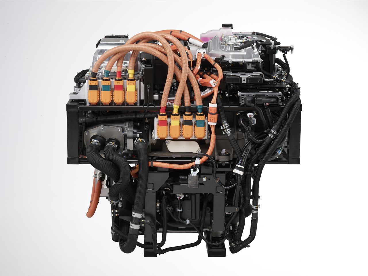 Toyota dáva k dispozícii technológiu palivových článkov, očakáva desaťnásobný rast