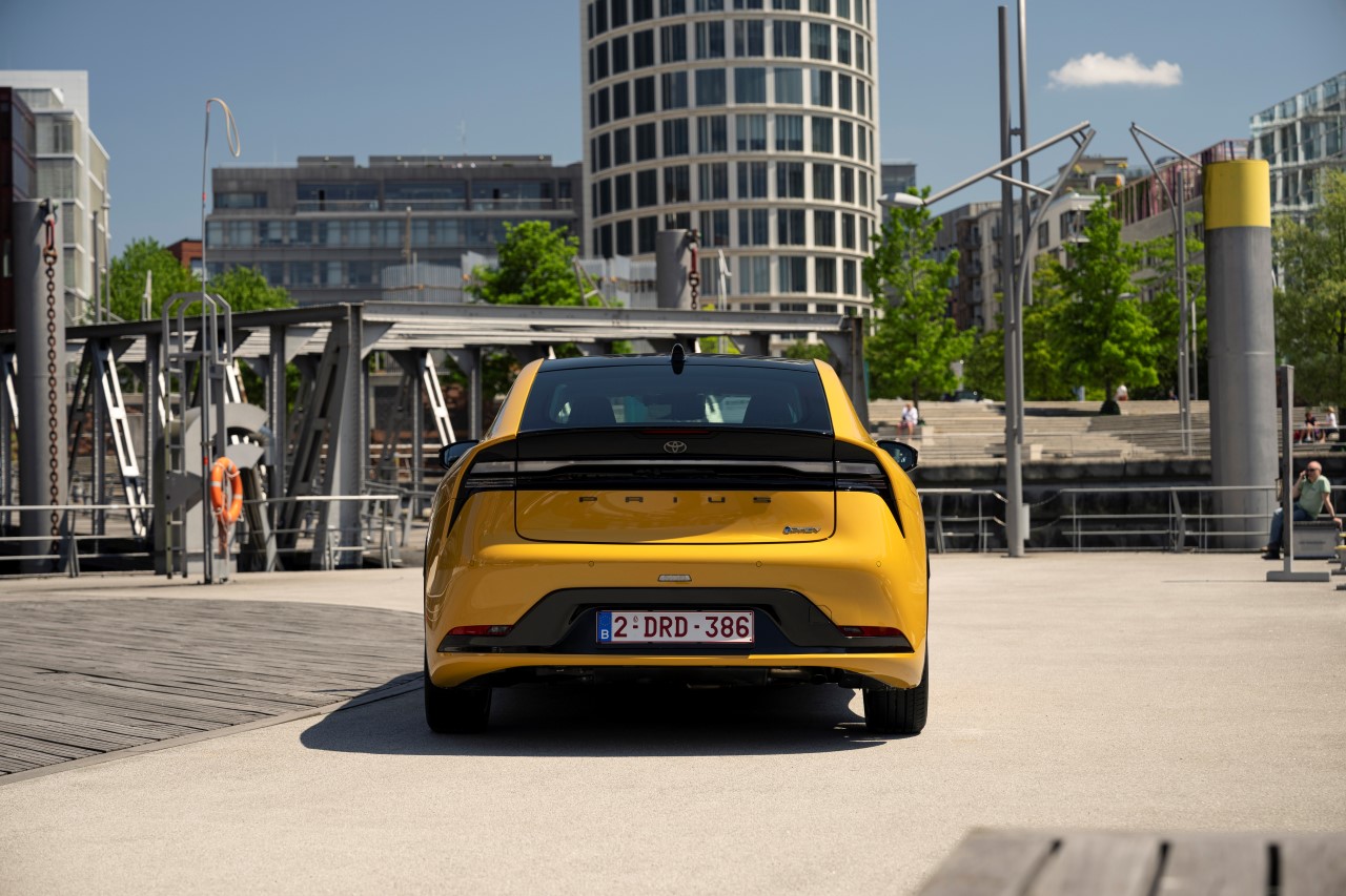 Toyota predala v Európe šesť miliónov elektrifikovaných vozidiel. Stratégia s viacerými pohonmi sa vypláca