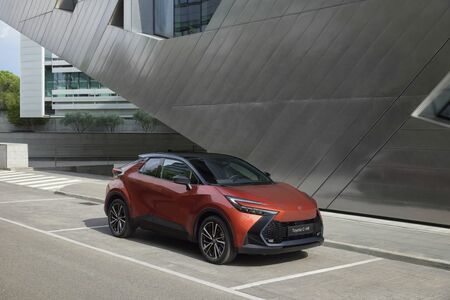 Nový stupeň výbavy Tokyo Edition vnáša do radu Toyota C-HR ešte odvážnejší štýl