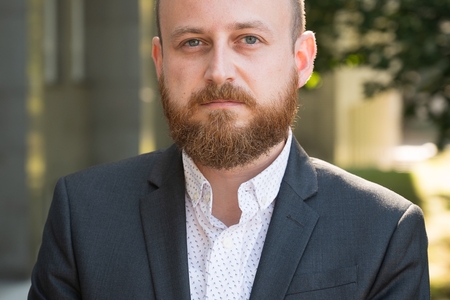 Na cestách je menej nehôd, no mladí vodiči sú stále na čele štatistík aj z dôvodu nesústredenosti