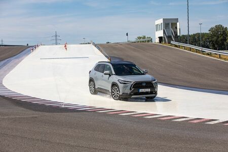 Toyota spúšťa registráciu na bezplatné kurzy bezpečnej jazdy pre začínajúcich vodičov