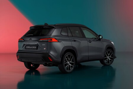 Nová Corolla Cross prináša kultivovaný štýl SUV a nový atraktívny stupeň výbavy GR SPORT 