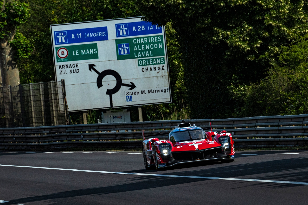 24 hodin Le Mans: TOYOTA GAZOO Racing skončila v Le Mans šestá