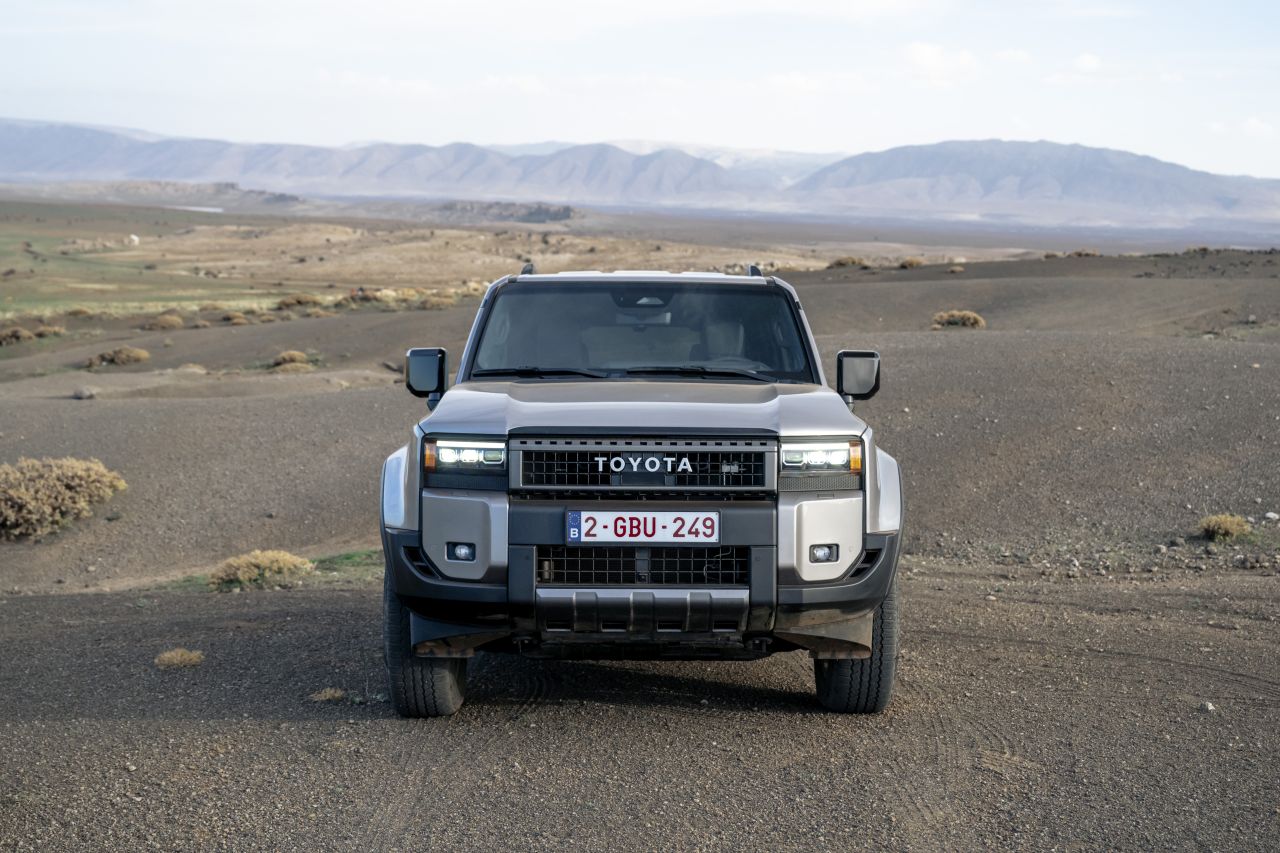 Toyota Land Cruiser Hybrid 48V - elektrifikovaný pohon (mild hybrid) pre legendárny off road značky Toyota