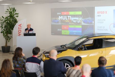  Toyota spustila v Kolíne výrobu nového modelu Toyota Aygo X v hybridnej verzii