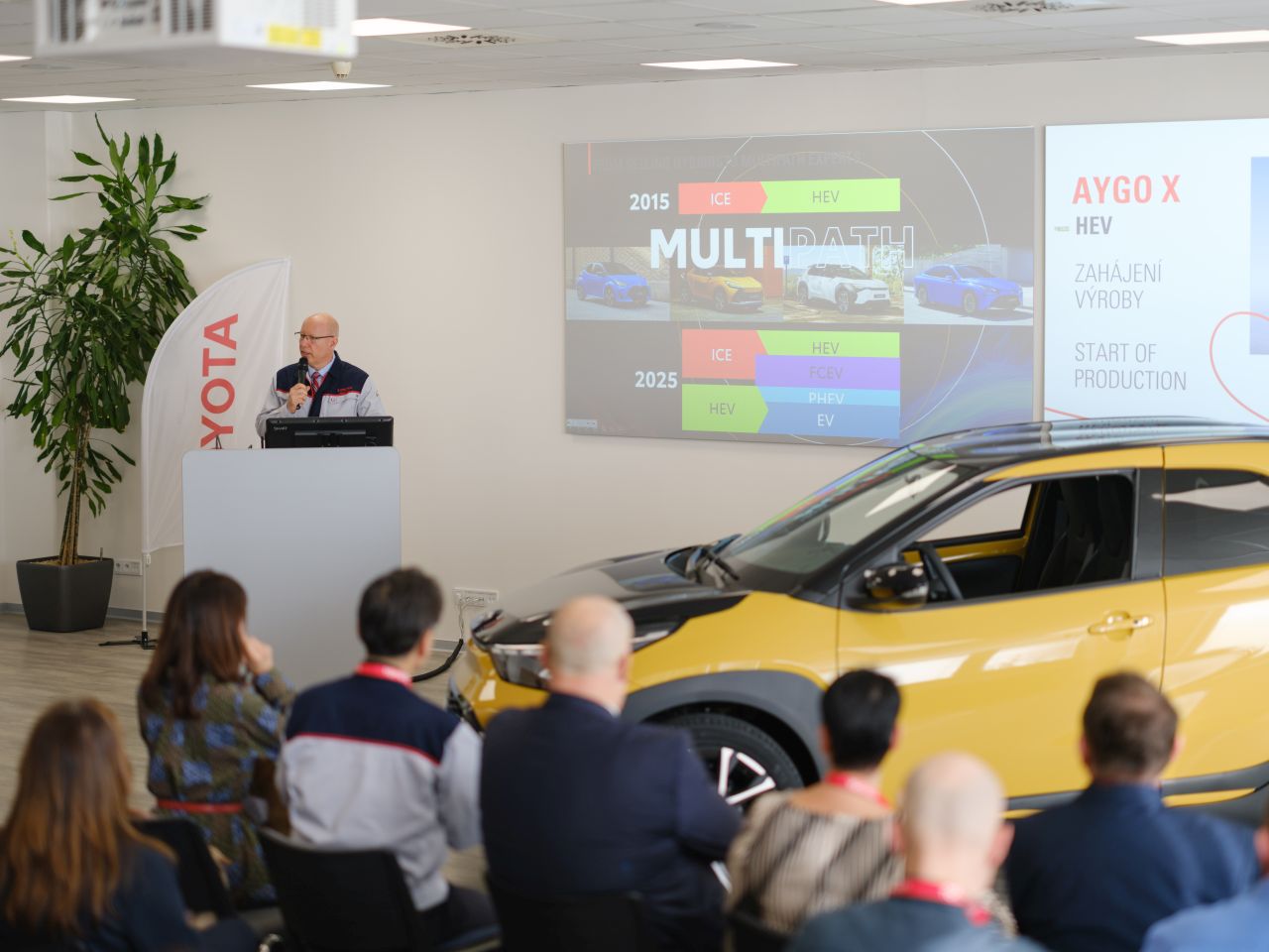  Toyota spustila v Kolíne výrobu nového modelu Toyota Aygo X v hybridnej verzii