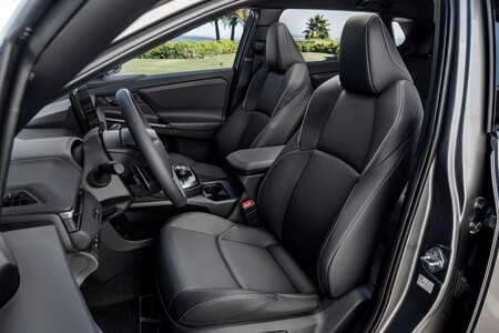 Nová Toyota bZ4X: vyšší výkon, väčšia úspornosť a viac komfortu pre elektrické SUV strednej veľkosti od značky Toyota