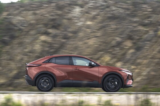 C-HR+ 2025