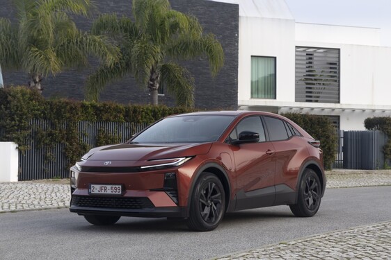 C-HR+ 2025