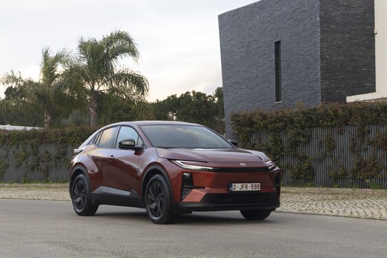C-HR+ 2025