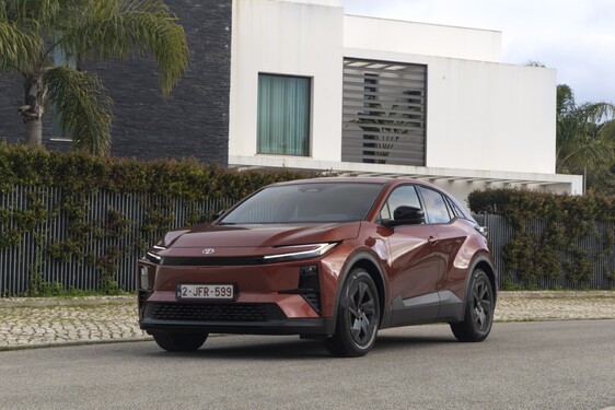 C-HR+ 2025