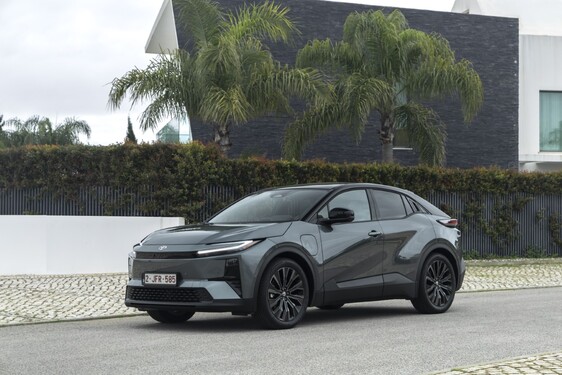 C-HR+ 2025