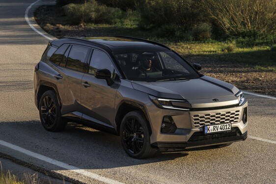 RAV4 PHEV 2026
