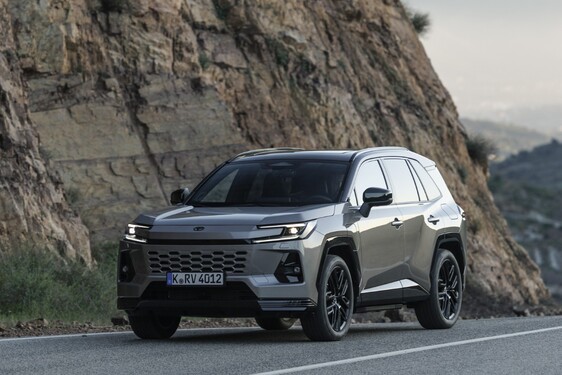 RAV4 PHEV 2026