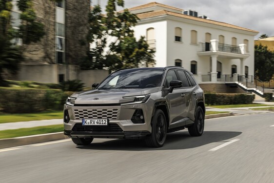RAV4 PHEV 2026