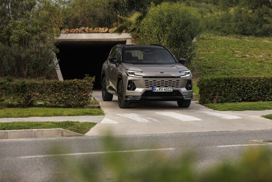RAV4 PHEV 2026