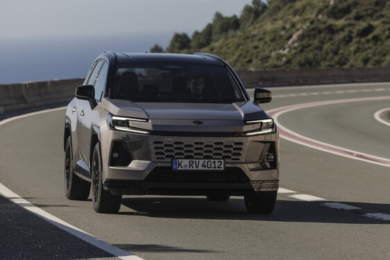 RAV4 PHEV 2026