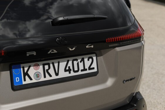 RAV4 PHEV 2026