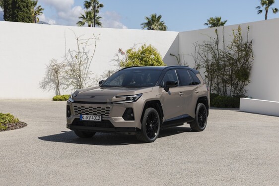 RAV4 PHEV 2026