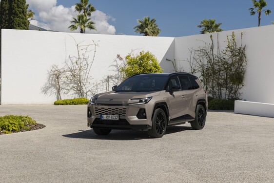 RAV4 PHEV 2026