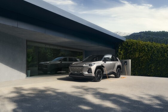 RAV4 PHEV 2026