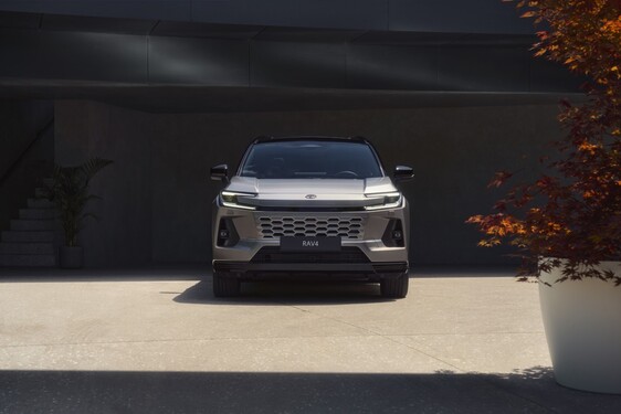 RAV4 PHEV 2026