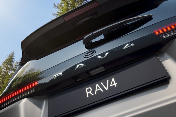RAV4 PHEV 2026