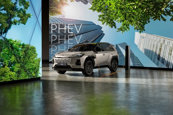 RAV4 PHEV 2026