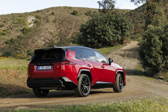 RAV4 PHEV GR SPORT 2026