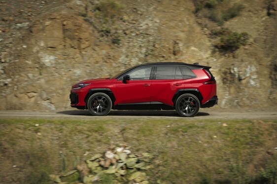 RAV4 PHEV GR SPORT 2026