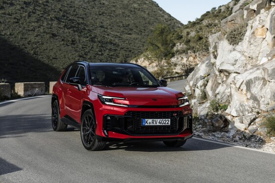 RAV4 PHEV GR SPORT 2026