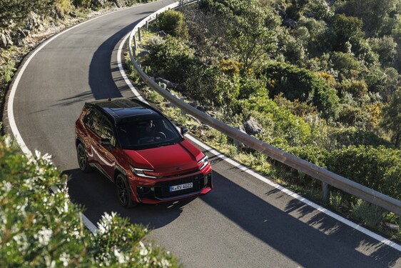RAV4 PHEV GR SPORT 2026