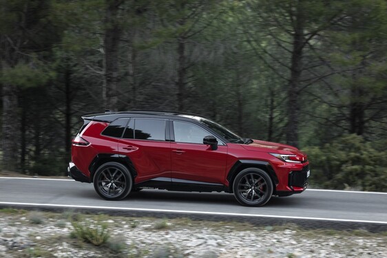 RAV4 PHEV GR SPORT 2026