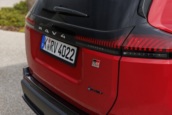 RAV4 PHEV GR SPORT 2026