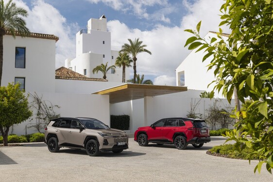 RAV4 PHEV GR SPORT 2026
