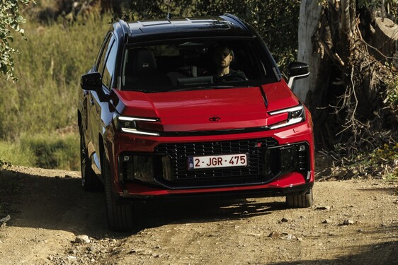 RAV4 GR SPORT 2026