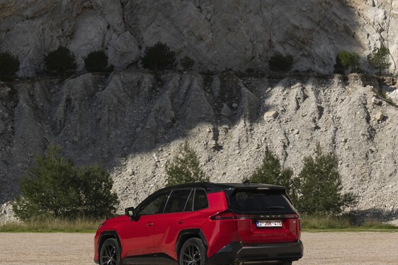 RAV4 GR SPORT 2026