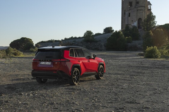 RAV4 GR SPORT 2026